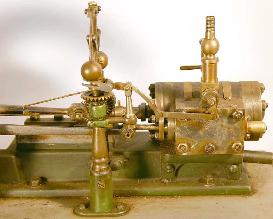 Old horizontal engine with governor