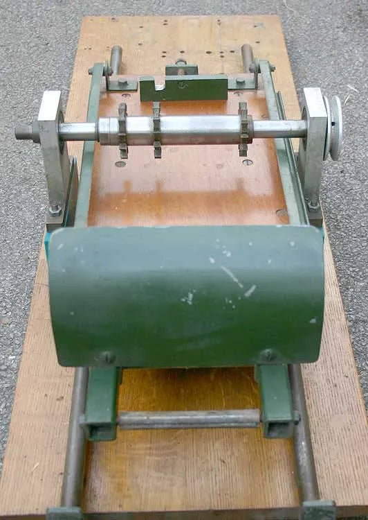 Sleeper cutting machine