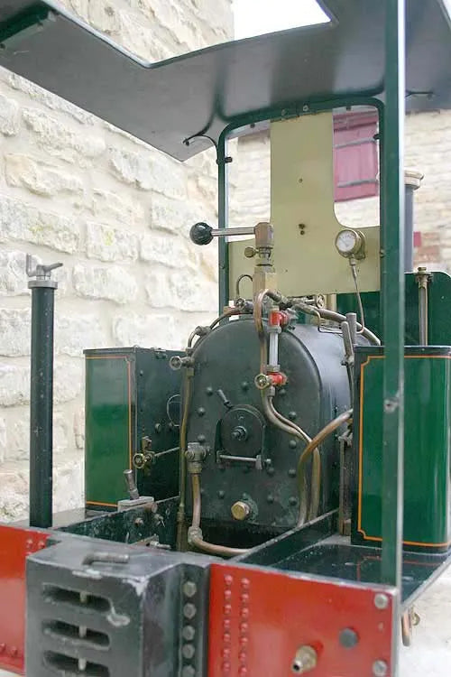 Maxitrak Pearl 5 inch gauge with driving trolley