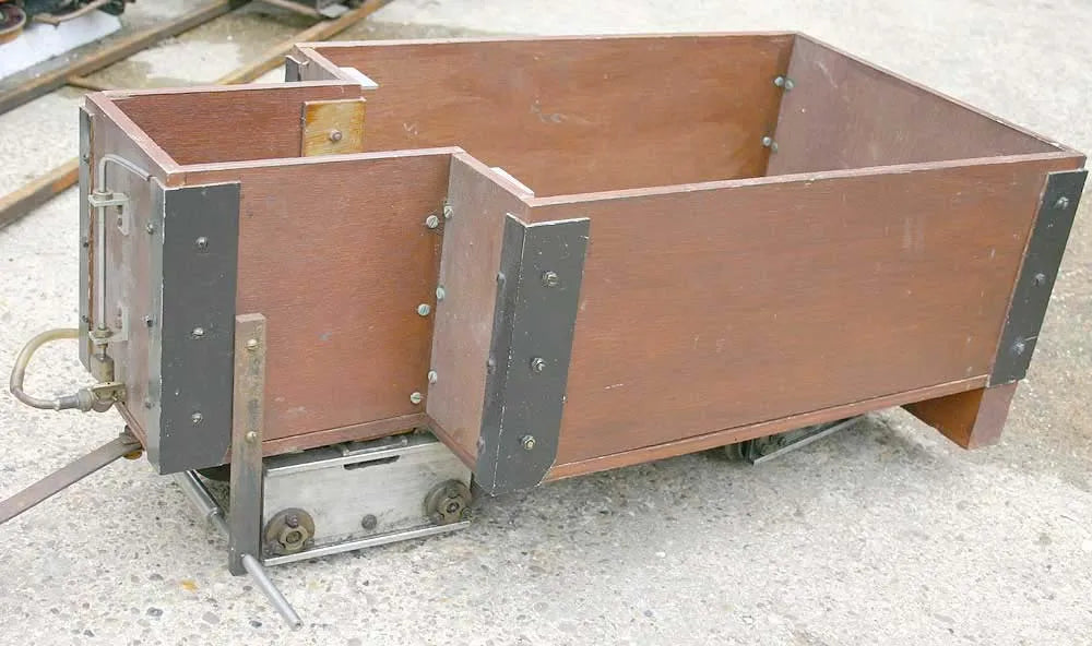 Maxitrak Pearl 5 inch gauge with driving trolley