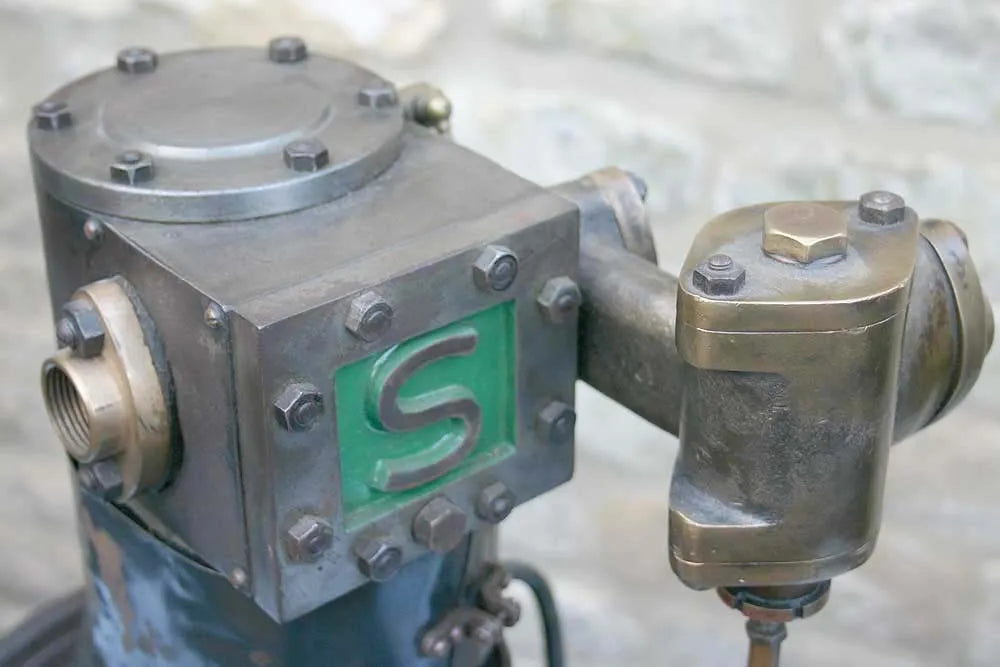 Stuart S-type enclosed engine