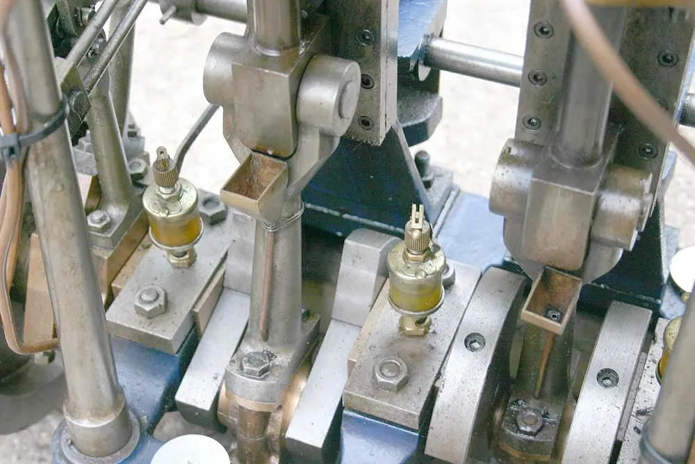 Leak compound launch engine