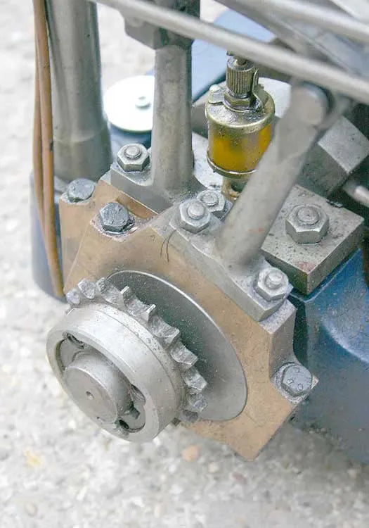 Leak compound launch engine