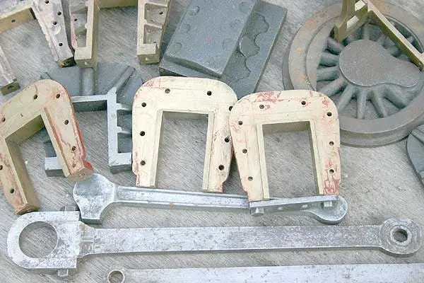5 inch gauge 0-6-0 locomotive frames and misc castings