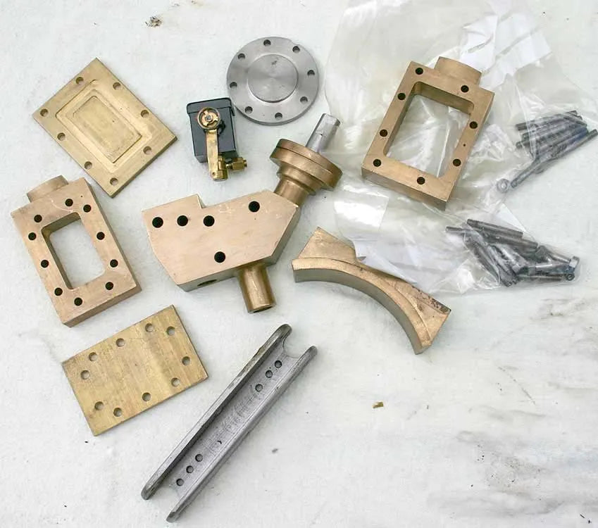 2 inch scale part-built "Minnie"