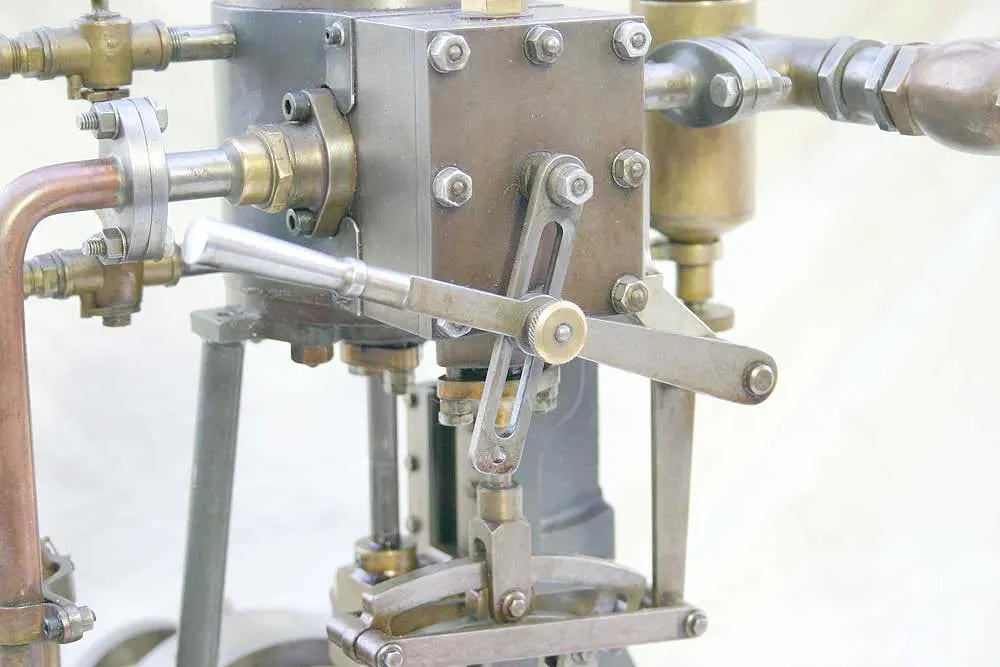 Clarkson vertical engine with reversing gear