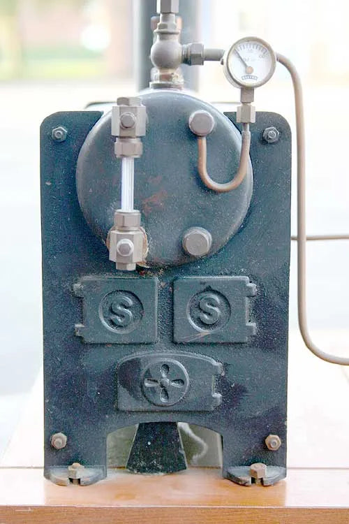 Stuart S50 plant with dynamo