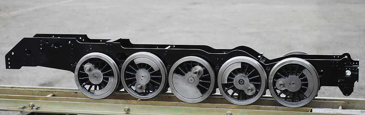 5 inch gauge part-built 9F