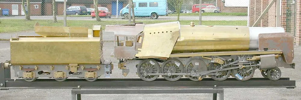 5 inch gauge part-built 9F