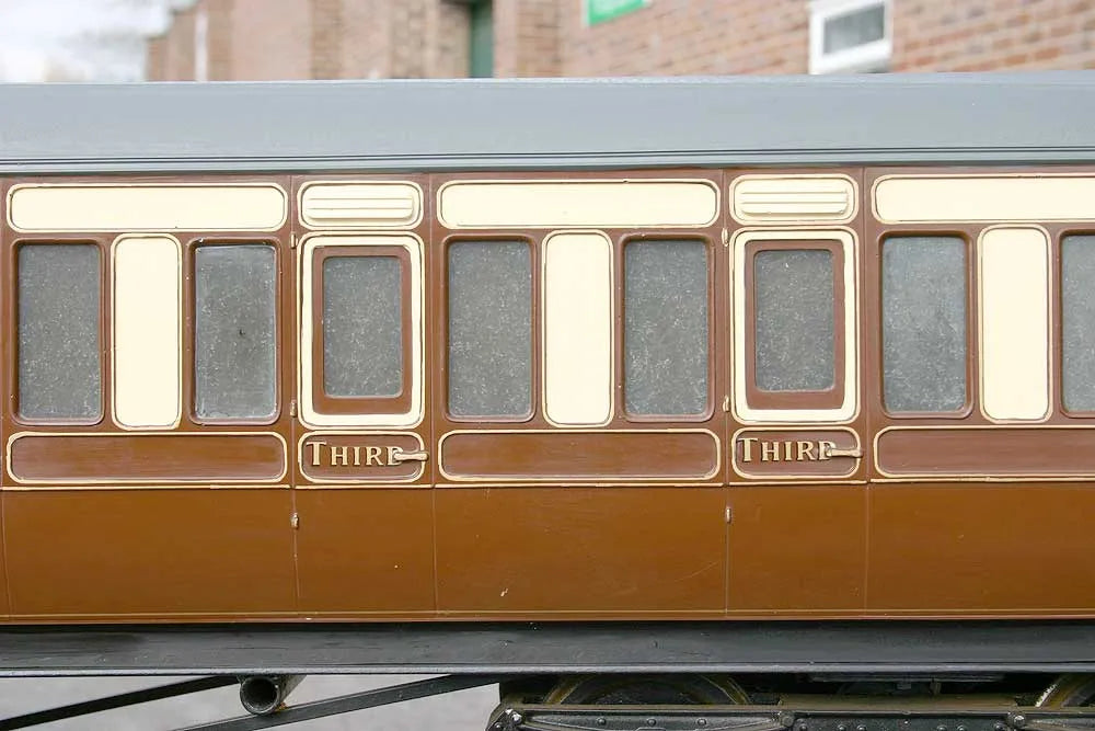 Aristocraft GWR coach with hydraulic brakes