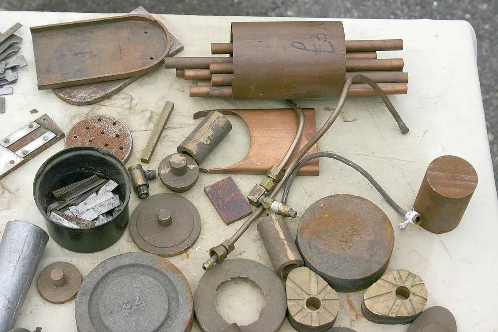 Part-built Minnie with castings