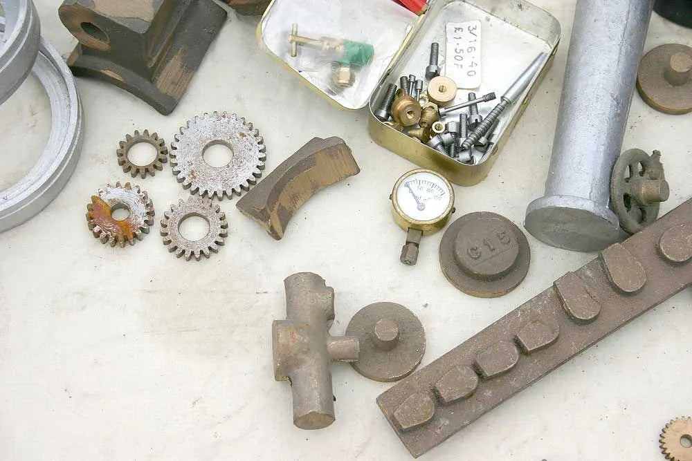 Part-built Minnie with castings