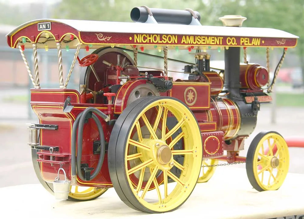 Maxitrak 1 inch scale Burrell Showmans