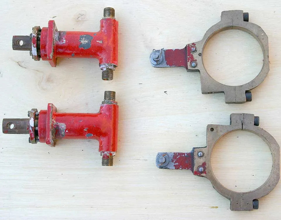 Twin ram axle pump and straps