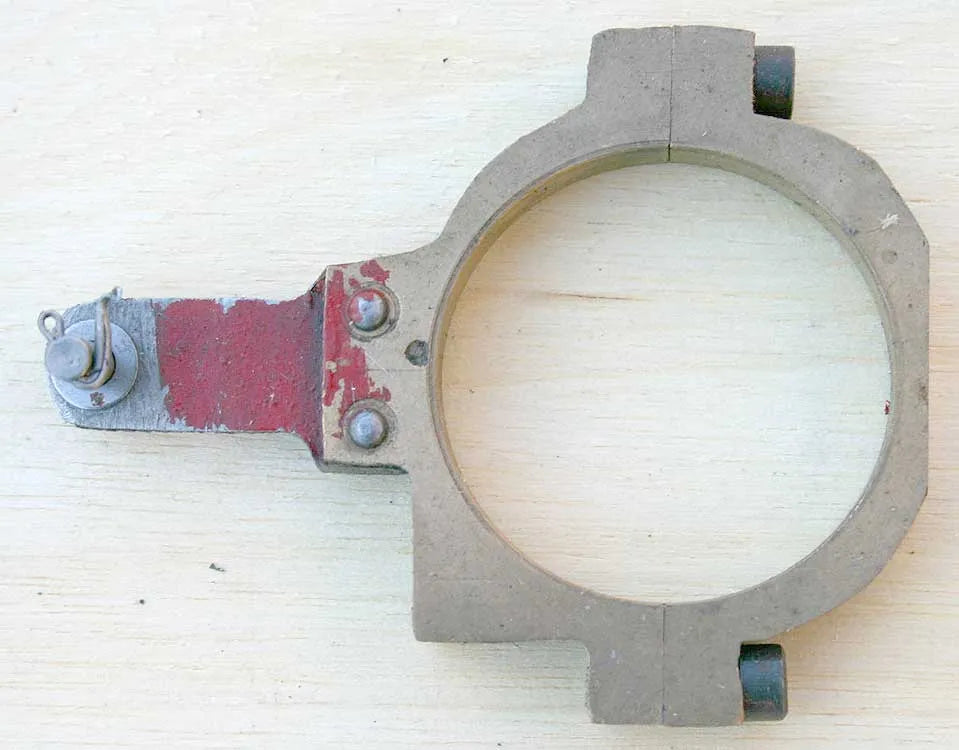 Twin ram axle pump and straps