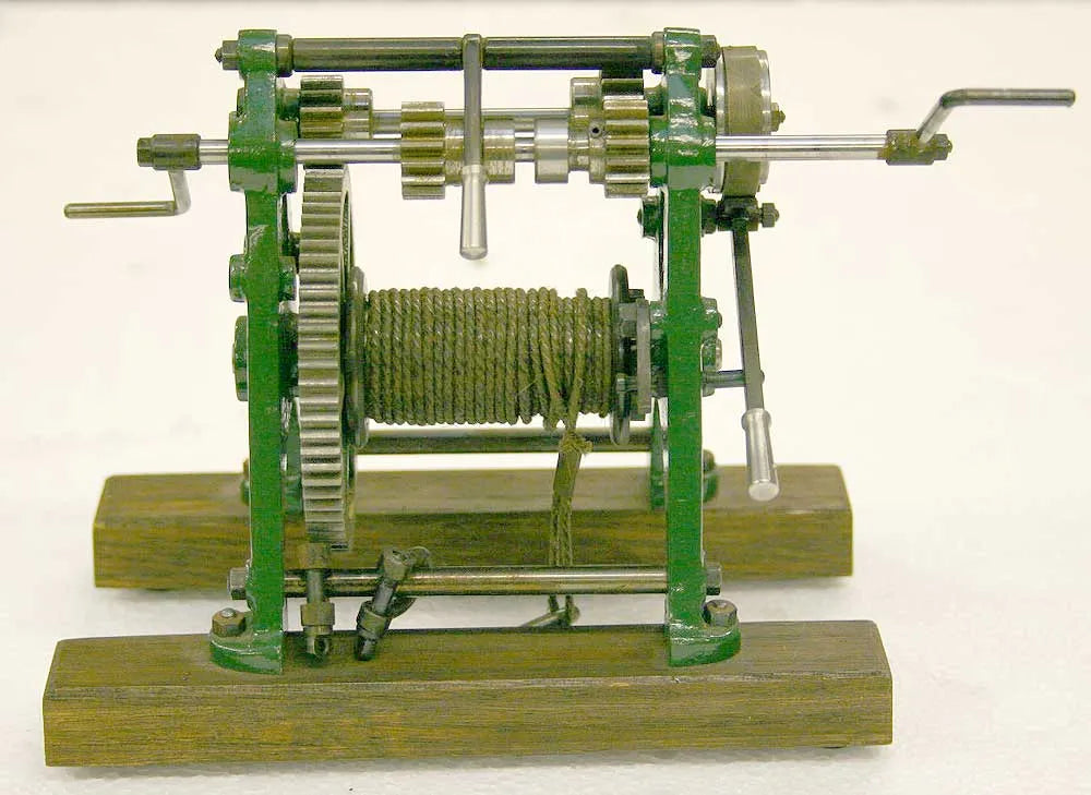 Model hand winch