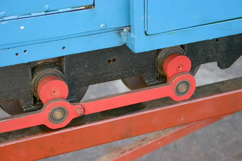 7 1/4 inch gauge petrol shunter with driving truck