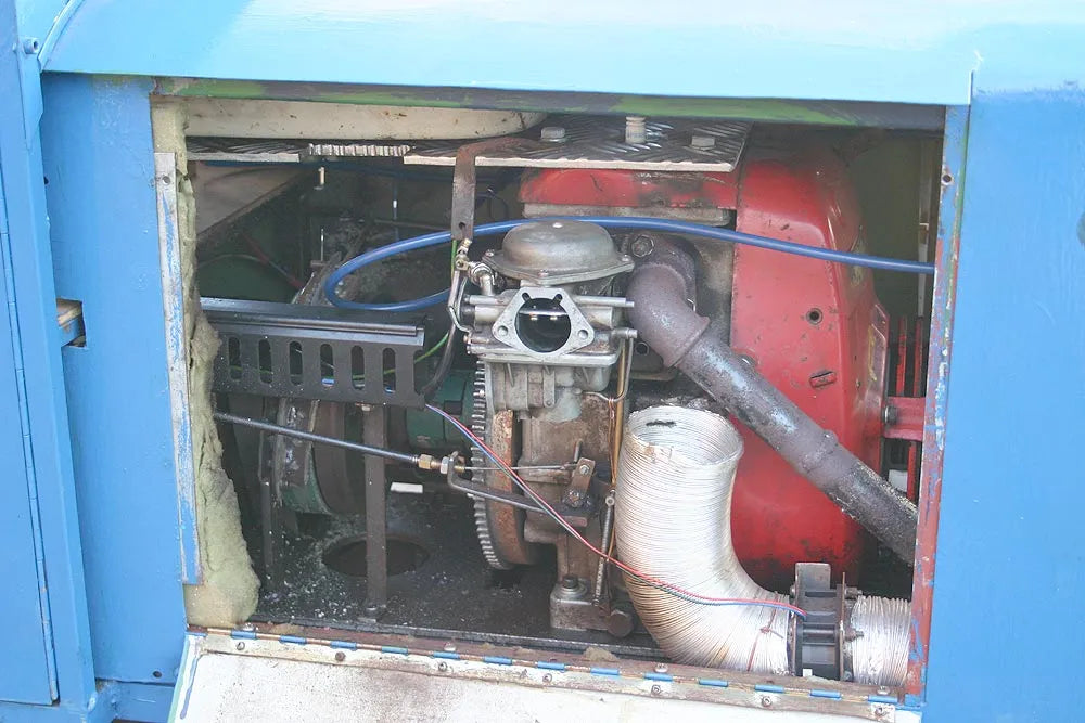 7 1/4 inch gauge petrol shunter with driving truck
