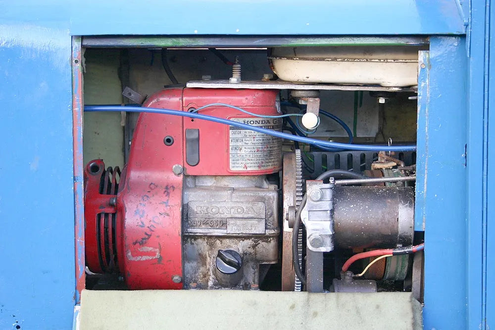 7 1/4 inch gauge petrol shunter with driving truck