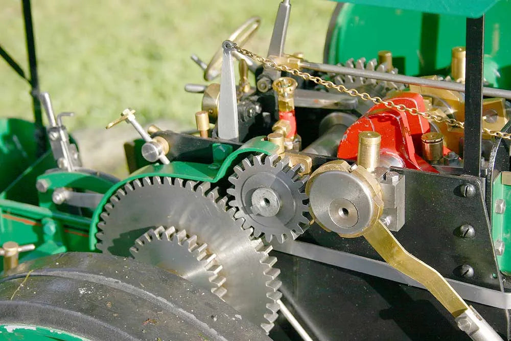 2 inch scale Minnie traction engine