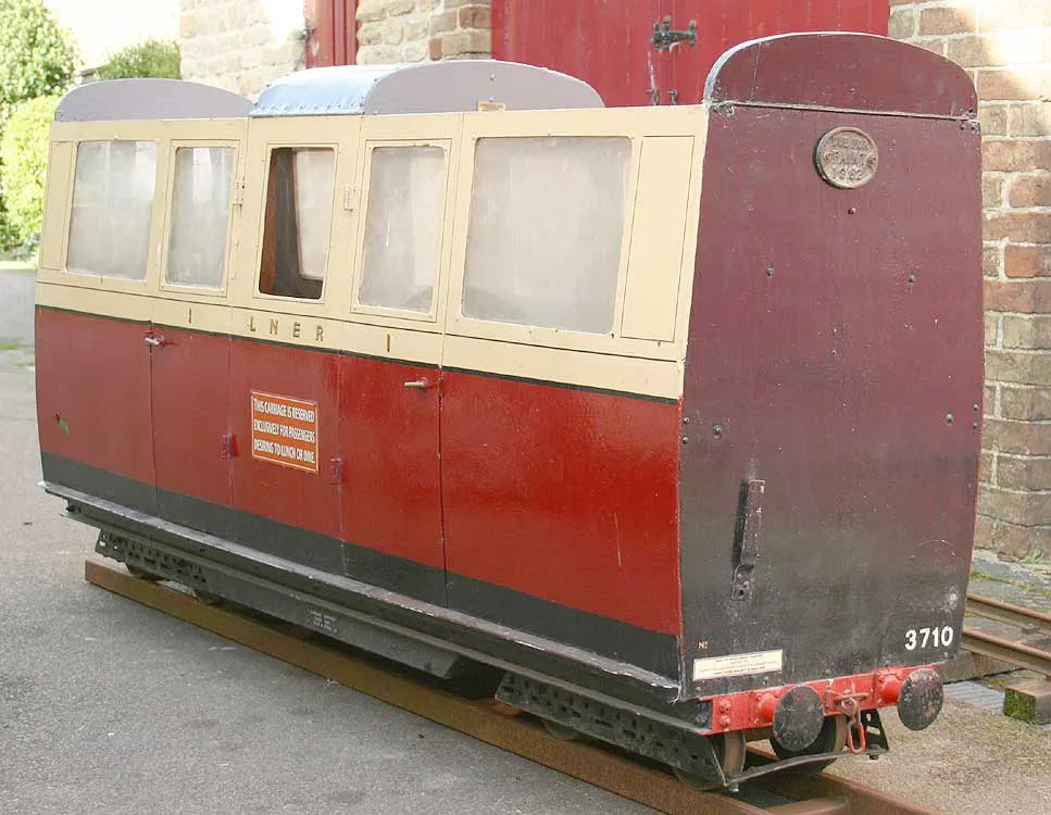 7 1/4 inch gauge Cromar White coach