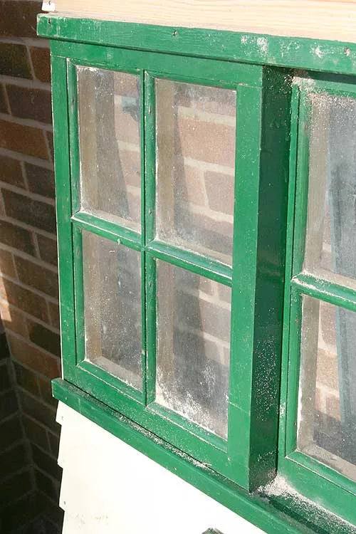 Scaleway Signals signal box (green)