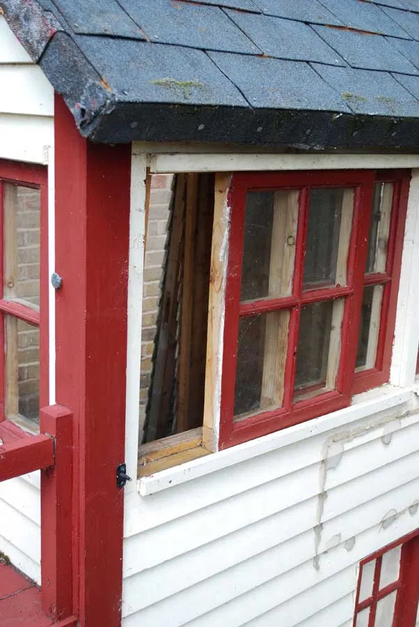 Scaleway Signals signal box (maroon)