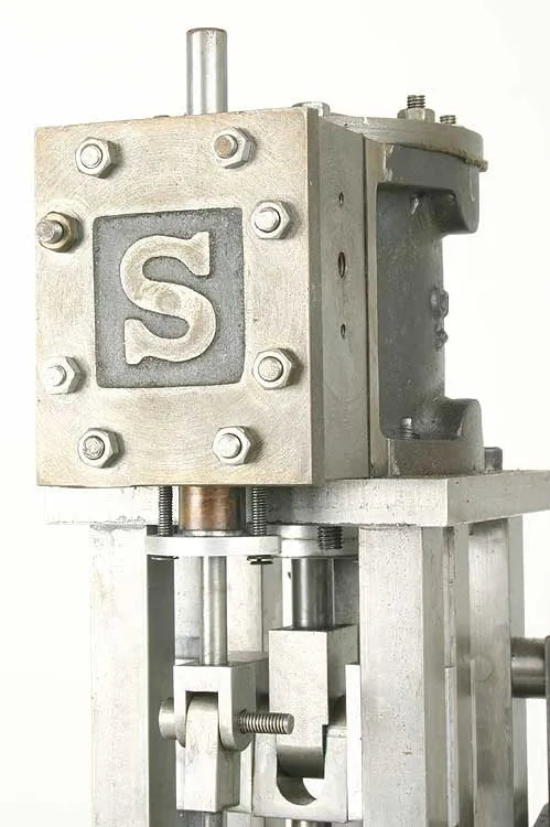 Vertical engine, 5A cylinder, Joy reversing gear