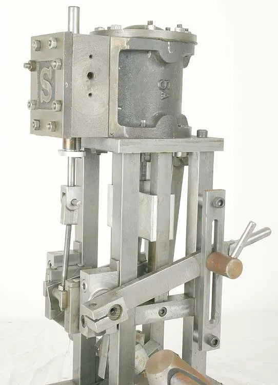 Vertical engine, 5A cylinder, Joy reversing gear