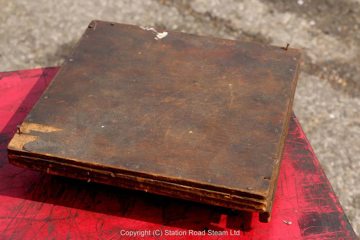 Surface plate with cover