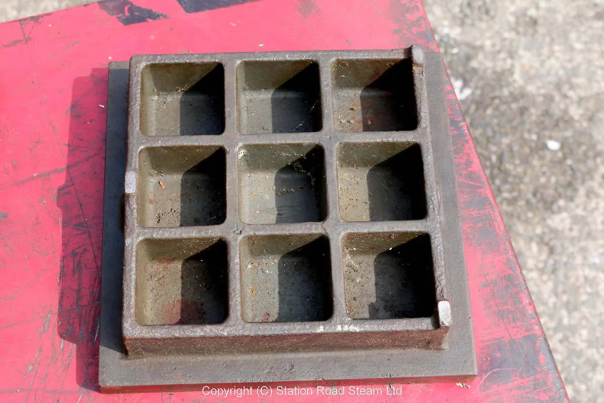 Surface plate with cover