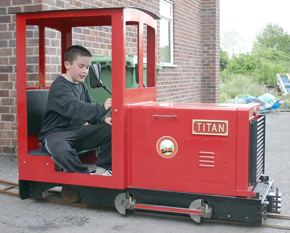 7 1/4 inch gauge petrol-hydraulic "Titan" shunter