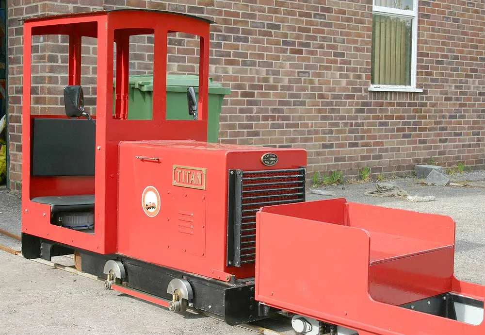 7 1/4 inch gauge petrol-hydraulic "Titan" shunter