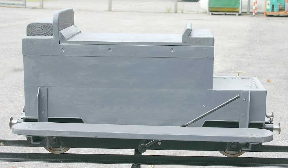 Ground level 5 inch gauge driving truck