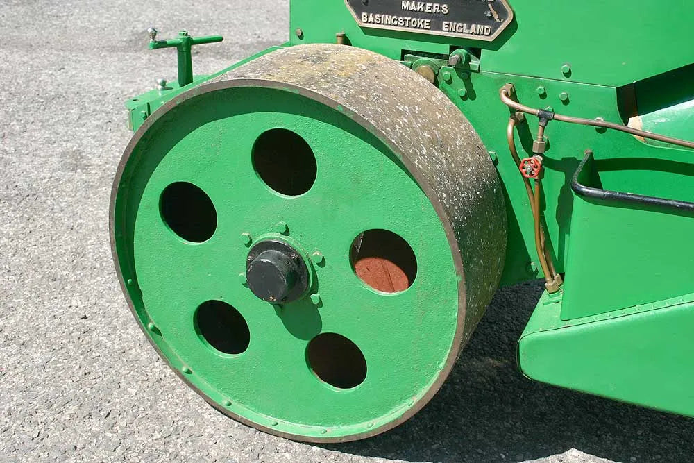 4 1/2 inch scale Simplicity roller