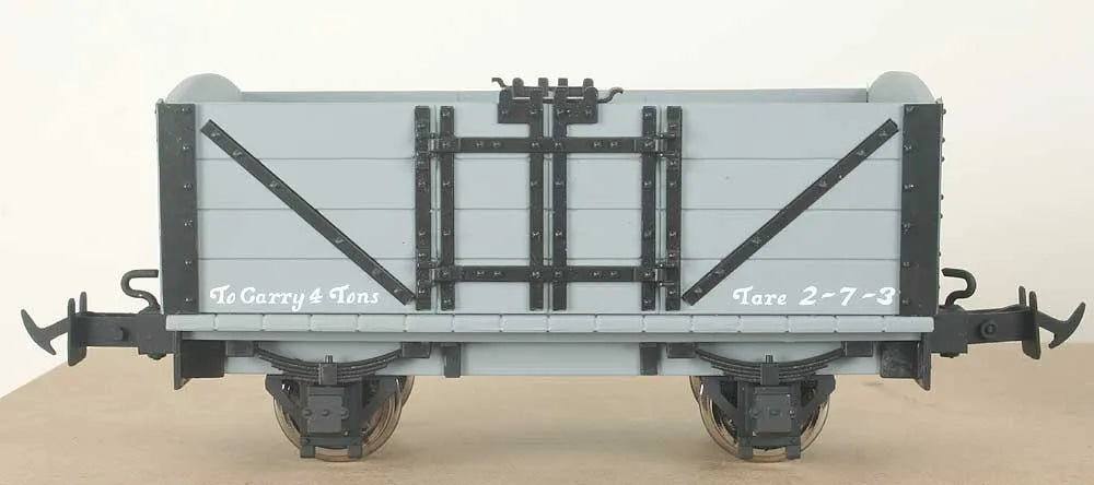 Four box cars and four wagons 45mm gauge