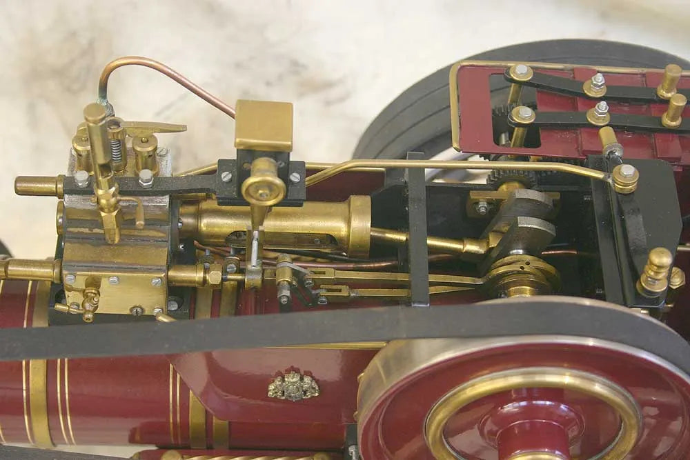 Markie Showmans engine in wooden carrying box