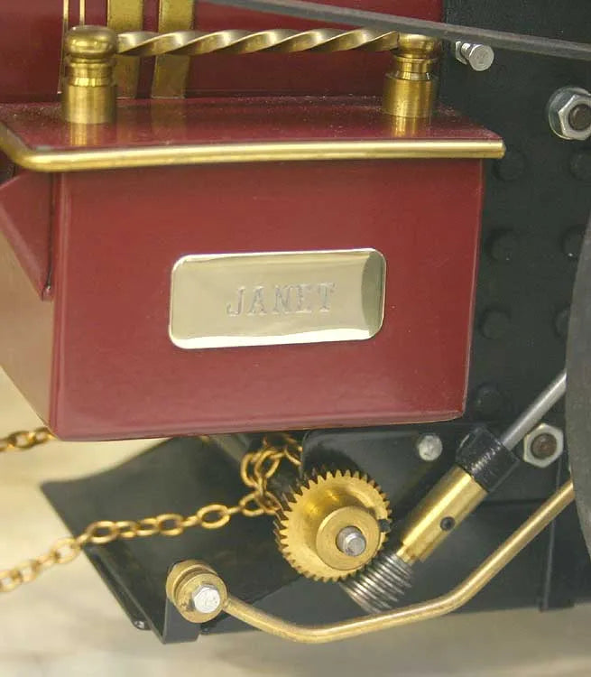 Markie Showmans engine in wooden carrying box