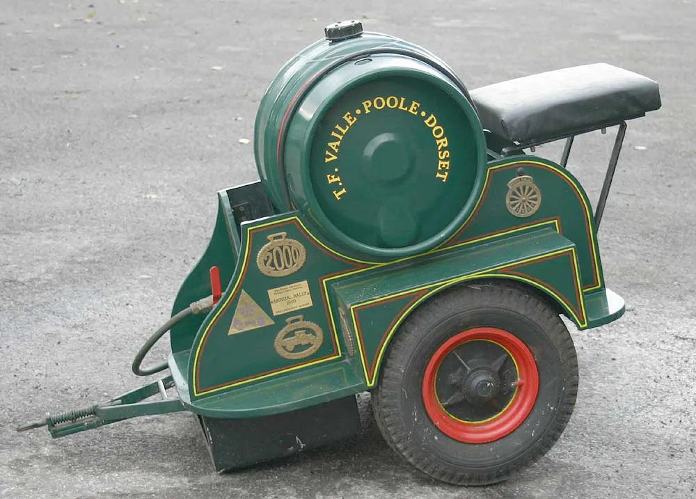 4 inch scale traction engine driving trolley
