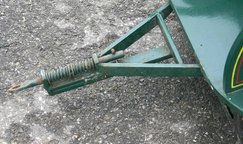 4 inch scale traction engine driving trolley
