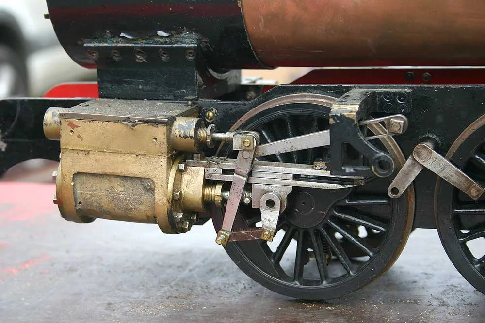 3 1/2 inch gauge part/built LNER V4