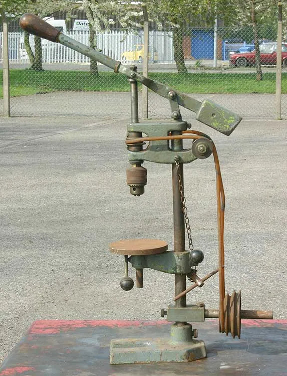 Small drilling machine