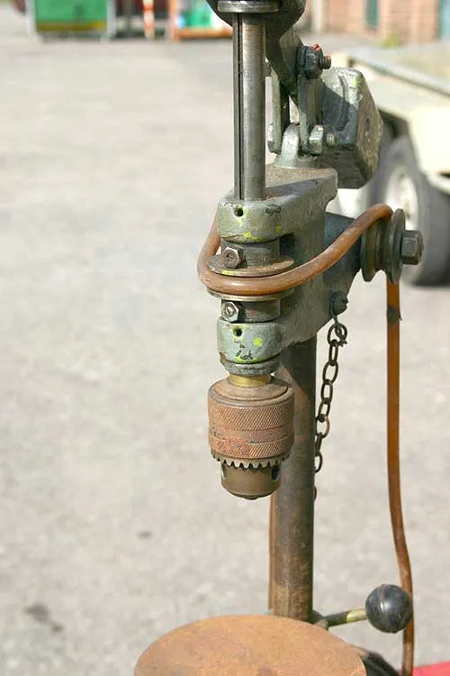 Small drilling machine
