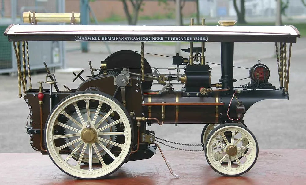 Maxwell Hemmens Showmans engine