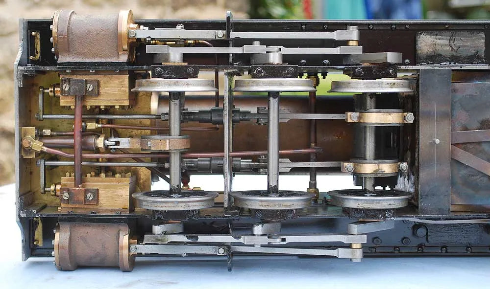 3 1/2 inch gauge 0-6-2 tank engine