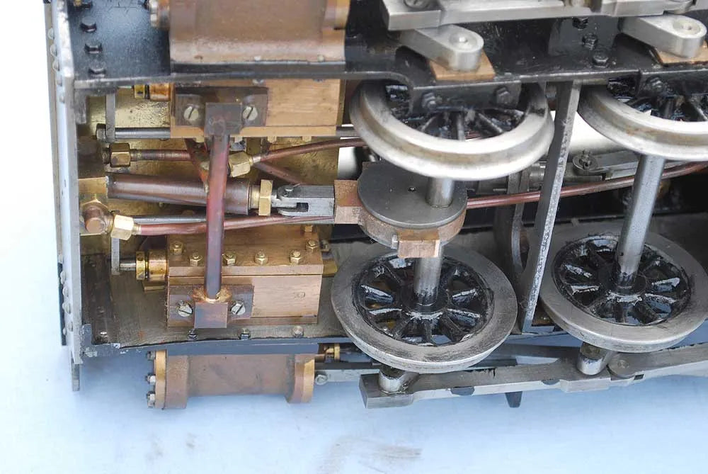 3 1/2 inch gauge 0-6-2 tank engine