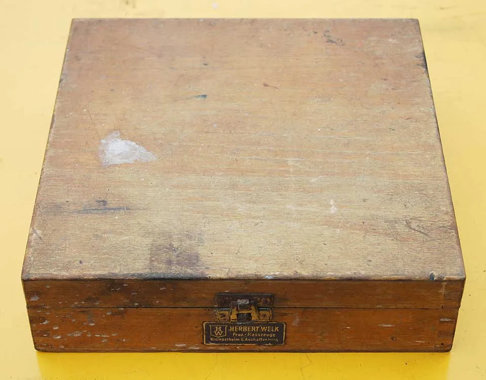 Precision box level