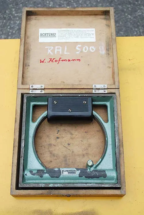 Precision box level