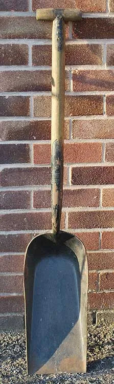 Fireman's shovel & uncoupling staff