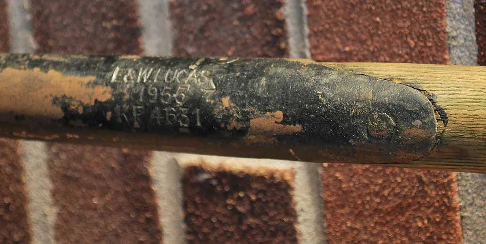 Fireman's shovel & uncoupling staff